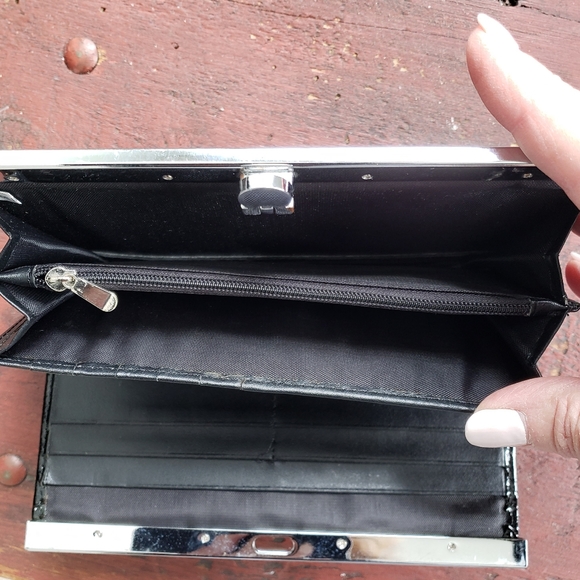 EUC Black Leather Wallet - Picture 4 of 7